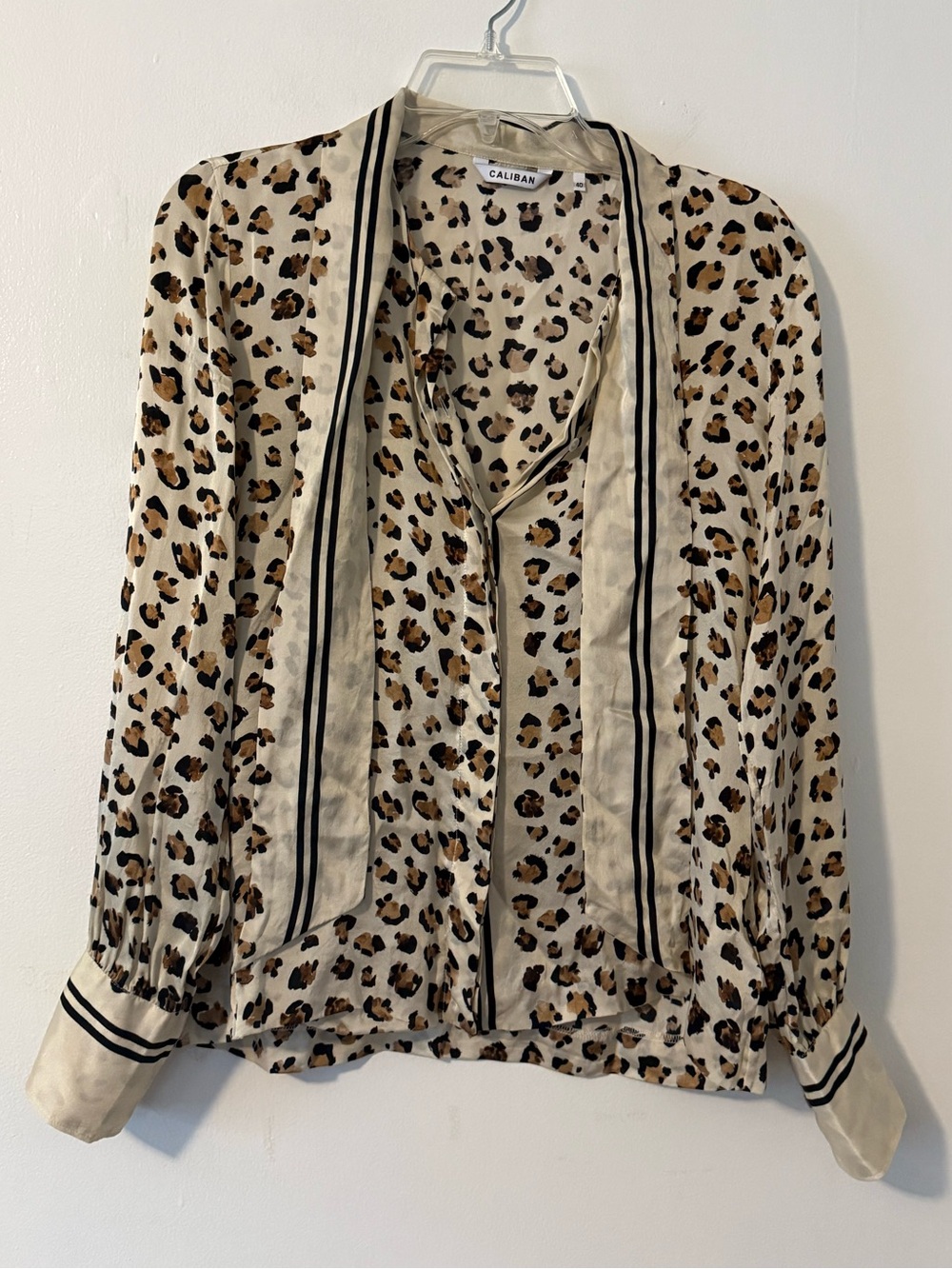 Caliban Leopard Print Tie-Neck Blouse in Cream Size Small